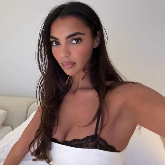 Zara LACE TRIM FITTED DRESS - Picture 14 of 16